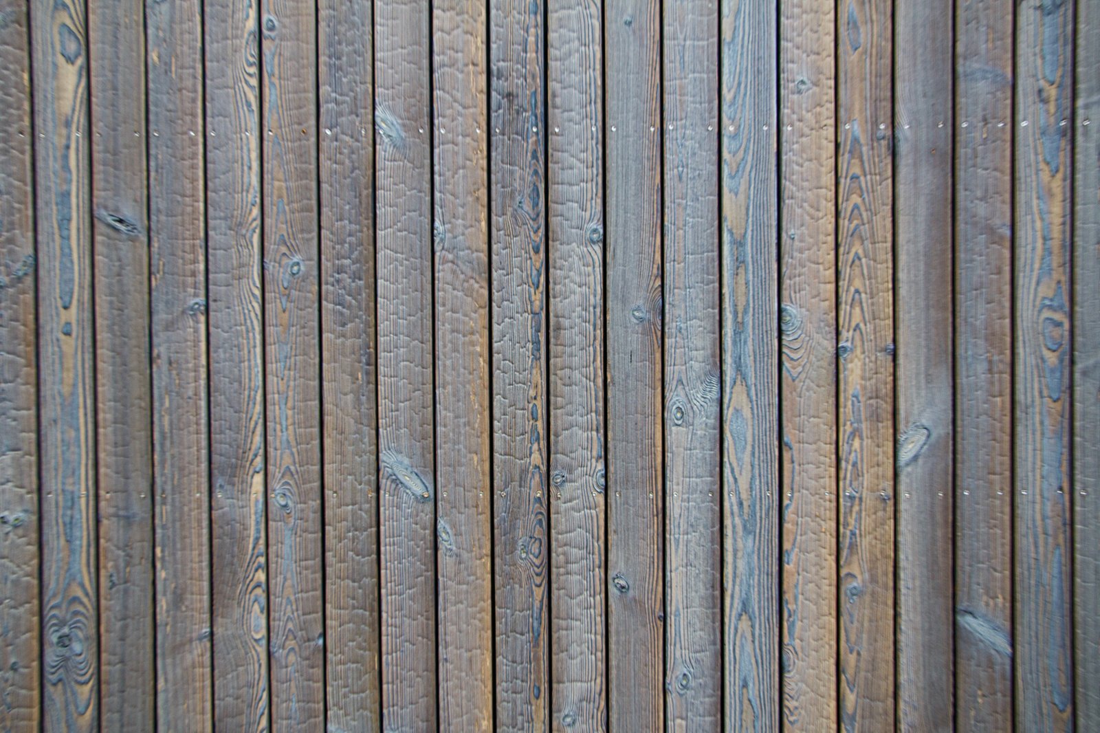 Verticale houten gevelbekleding: een moderne keuze voor tijdloze exterieurs